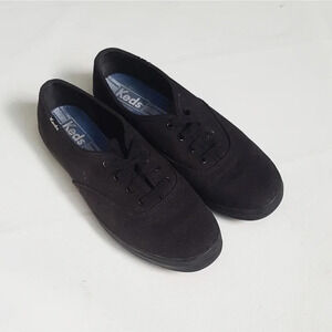 Keds low cut Canvas Black sz 7  US